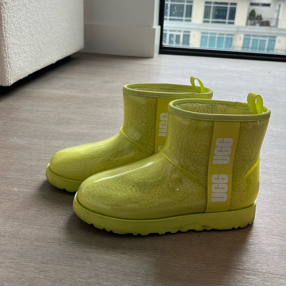Yellow Uggs Size 8